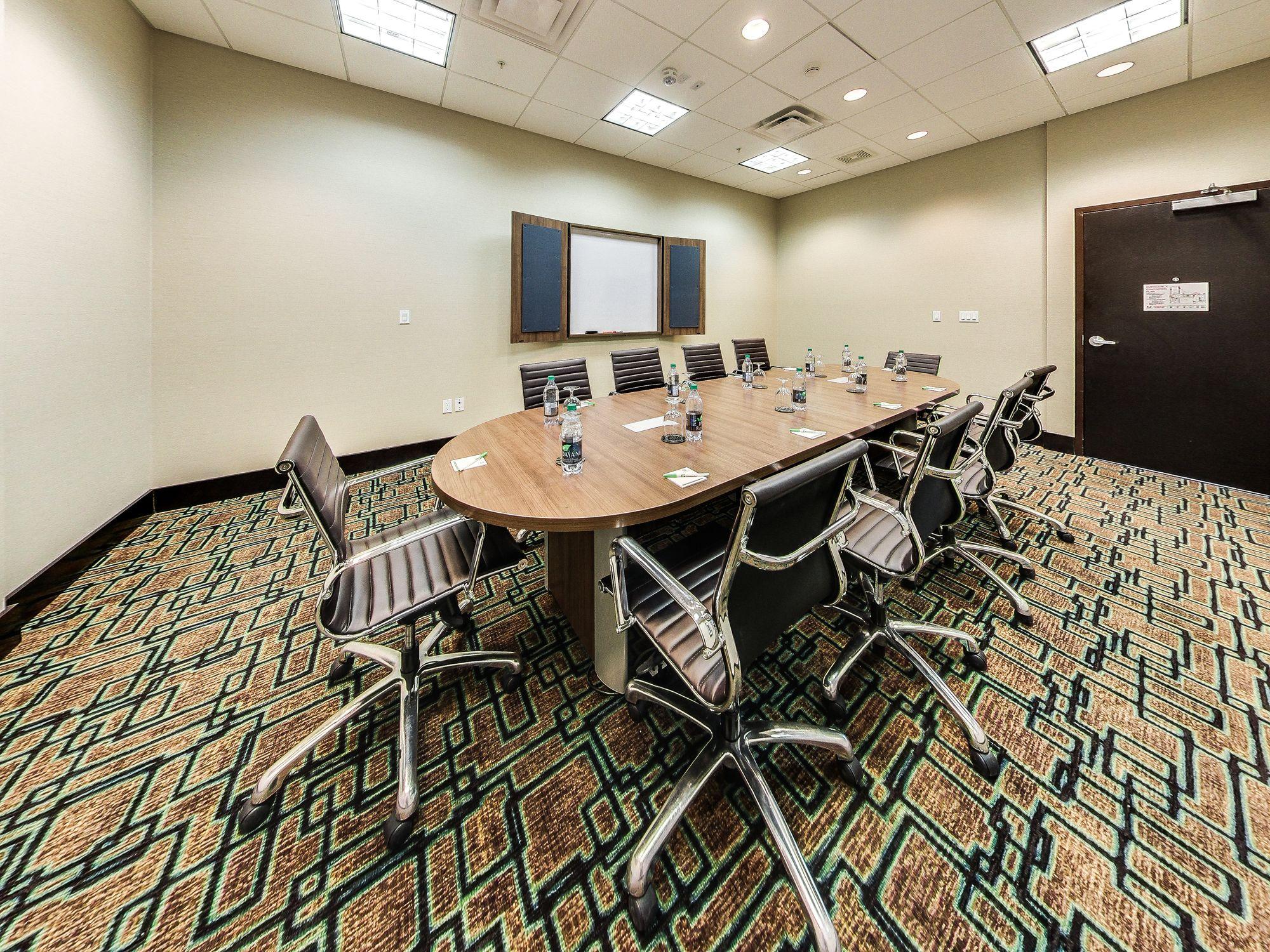 Holiday Inn Hotel & Suites Edmonton Airport Conference Centre By Ihg Nisku Dış mekan fotoğraf